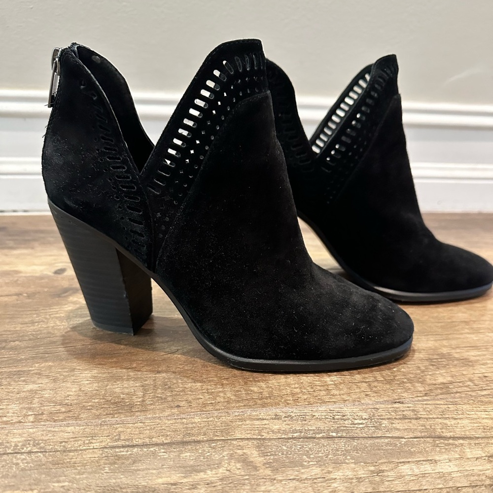 Vince Camuto black suede booties size 8.5